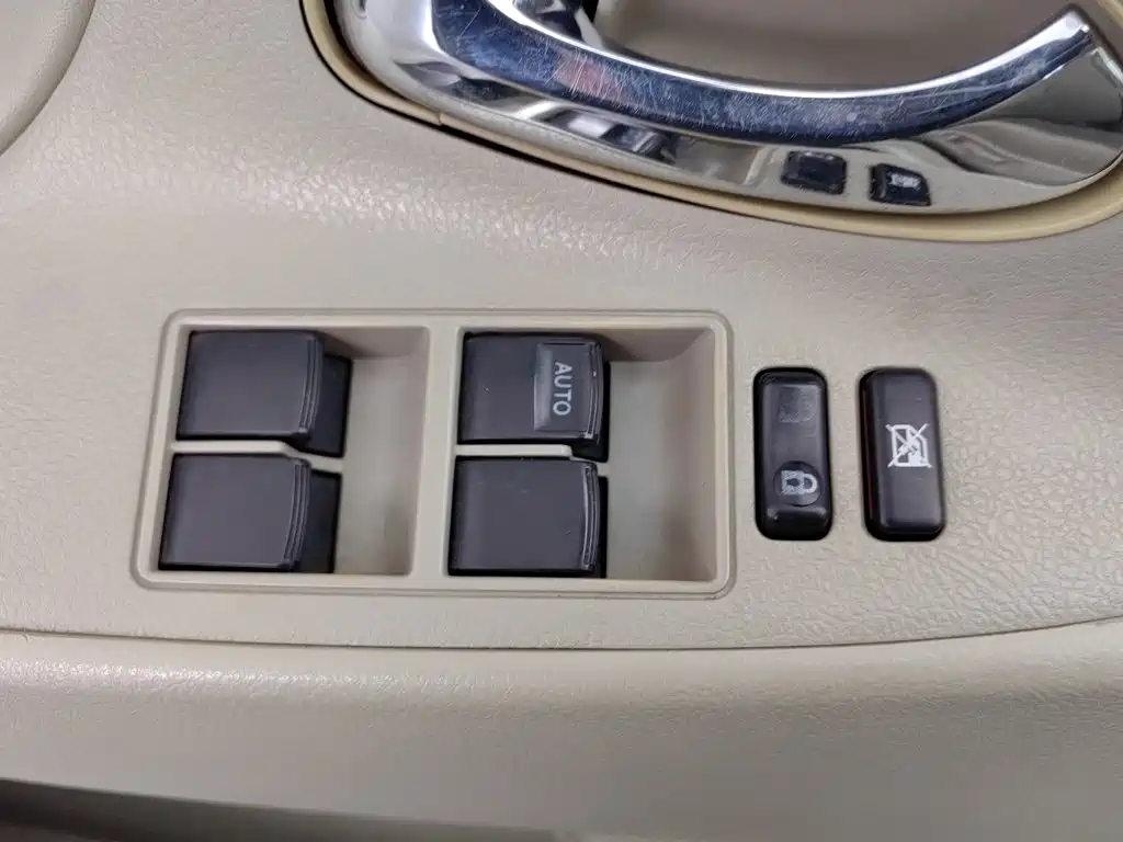 Toyota Camry — миниатюра 9