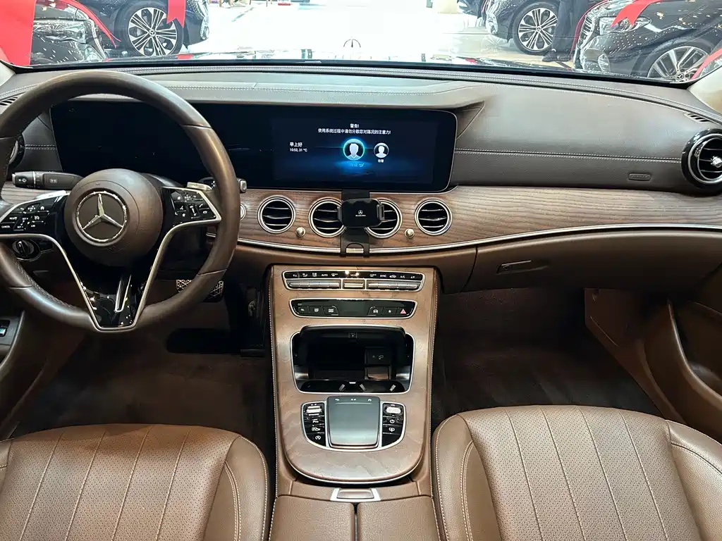 Mercedes-Benz E-Class — миниатюра 9