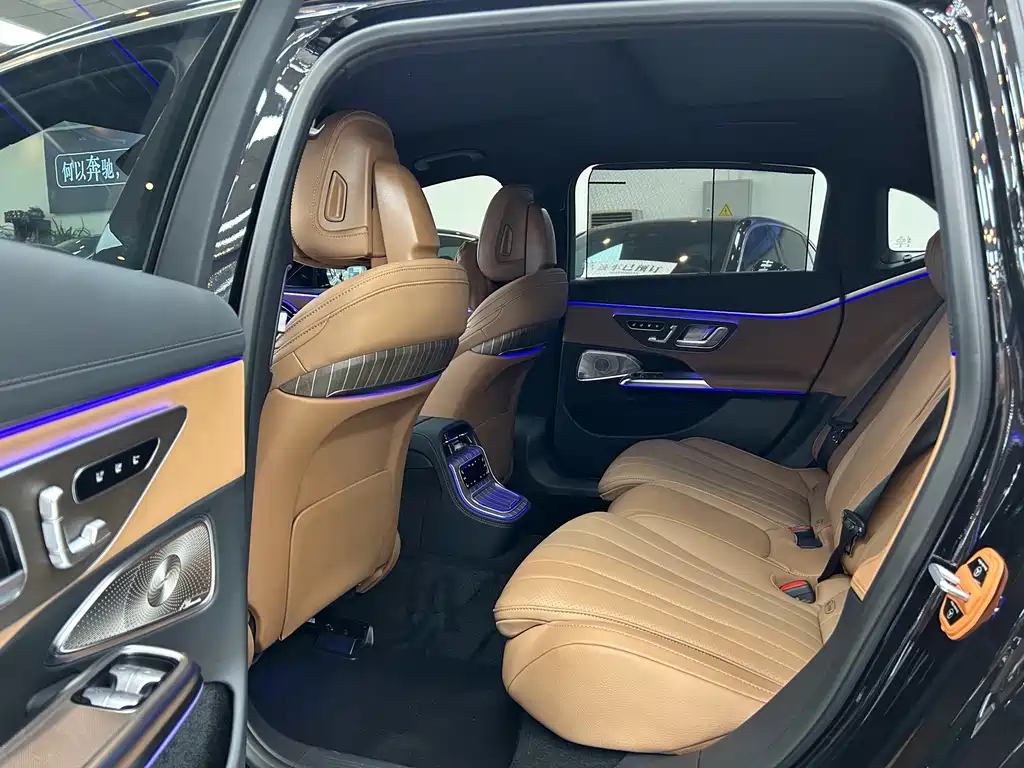 Mercedes-Benz E-Class — миниатюра 10