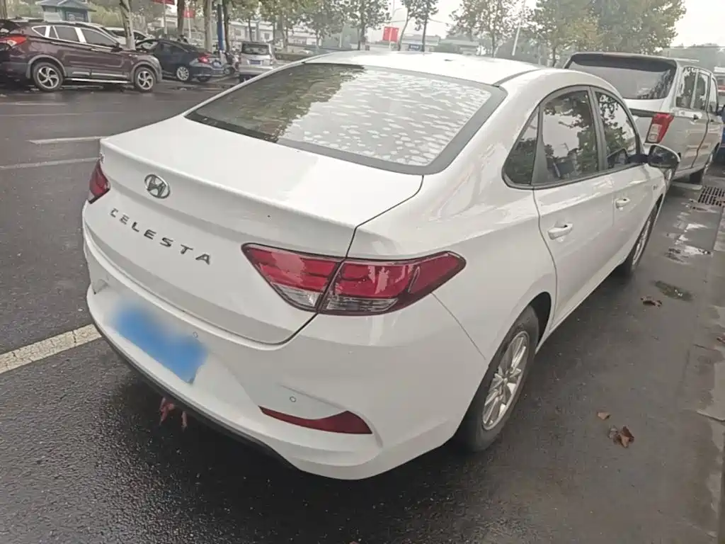 Hyundai Elantra — миниатюра 7