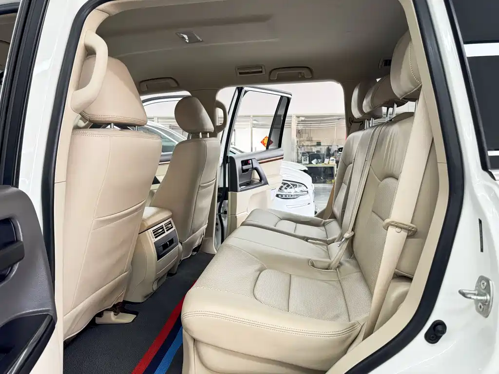 Toyota Land Cruiser — миниатюра 8