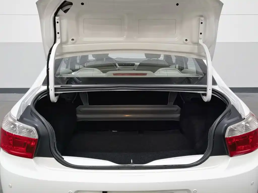 Citroen Elysee — миниатюра 16