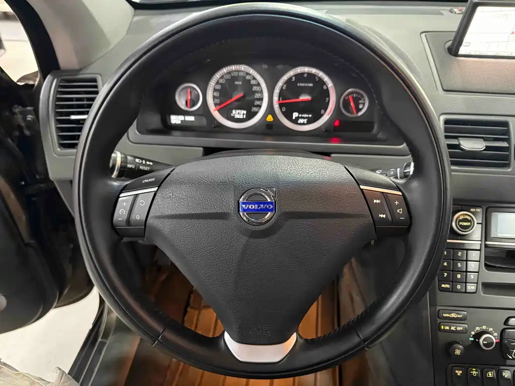 Volvo XC Classic — миниатюра 10