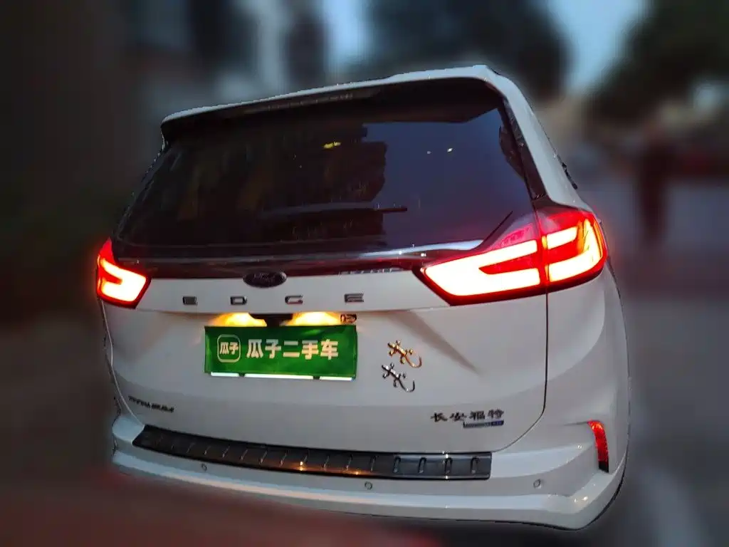 Ford Edge — миниатюра 3