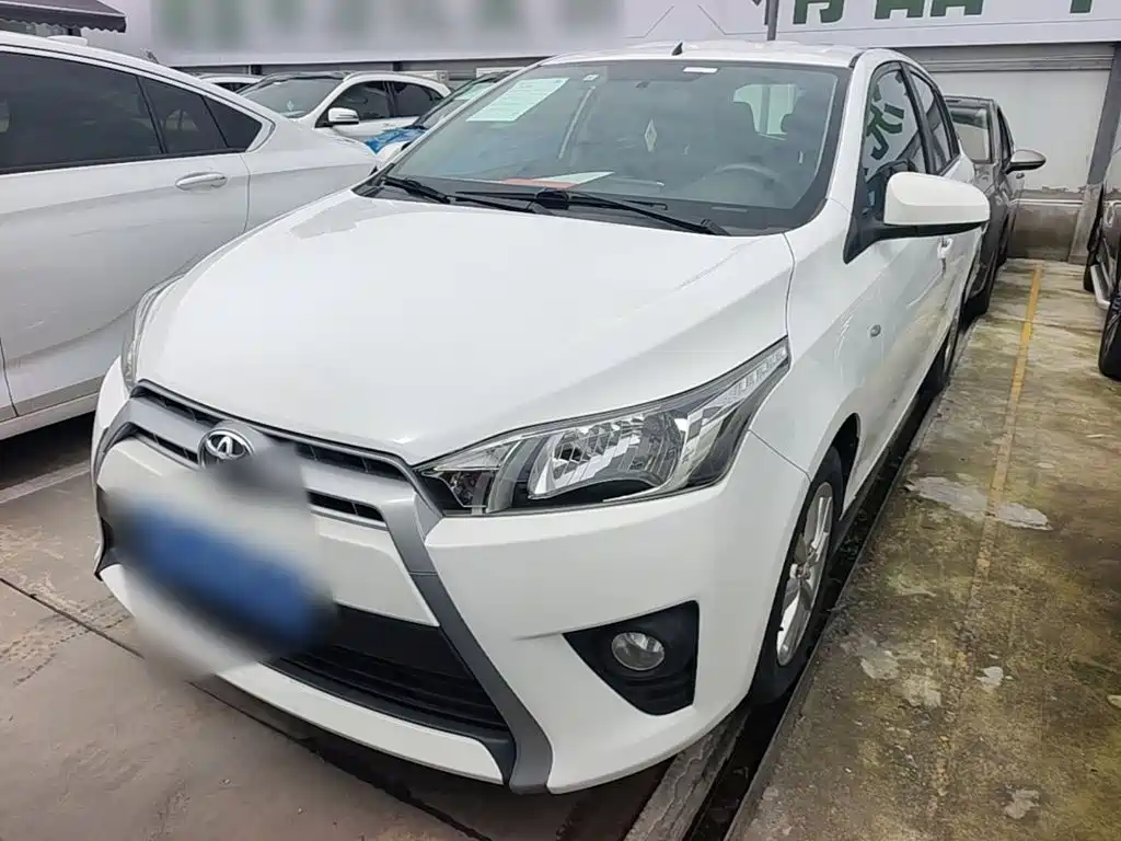 Toyota Yaris L — миниатюра 3