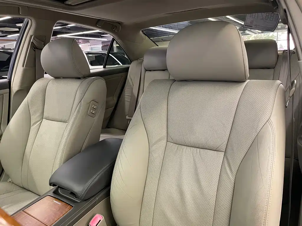 Toyota Camry — миниатюра 25