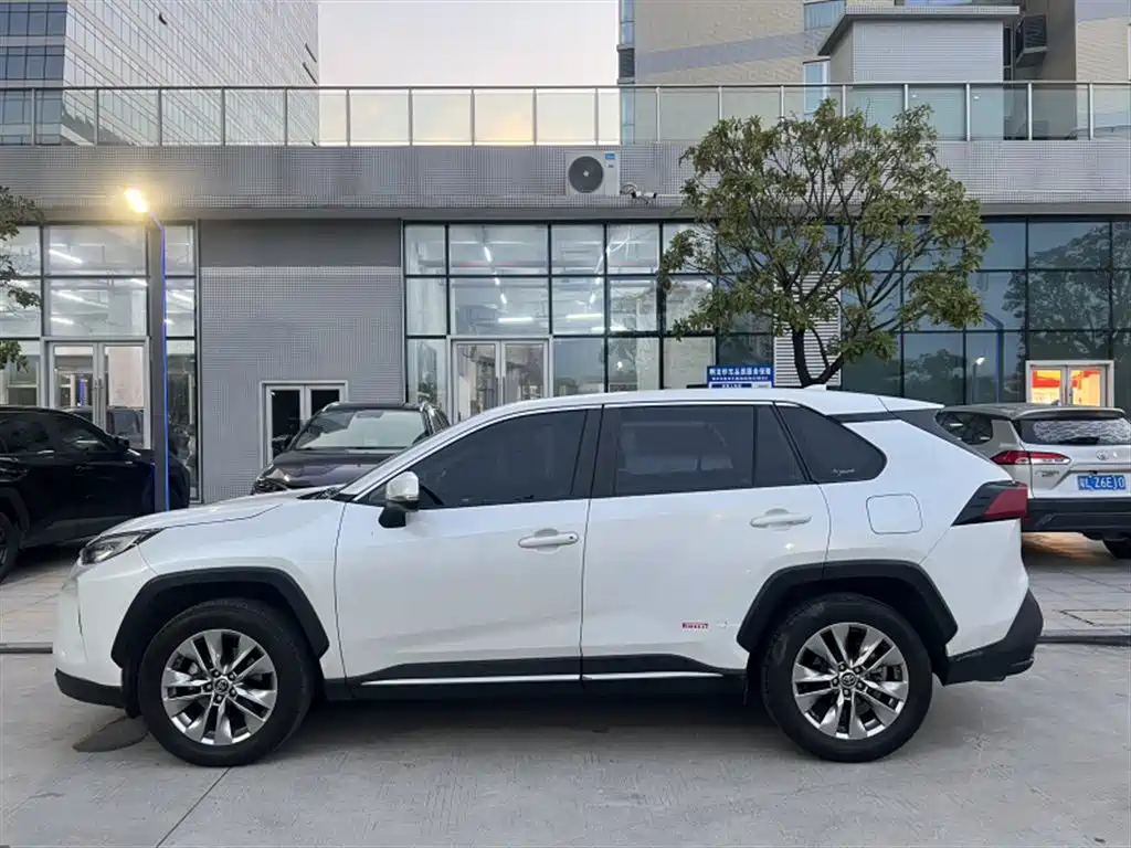 Toyota Wildlander — миниатюра 3