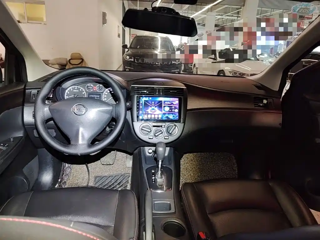 Nissan Tiida — миниатюра 10