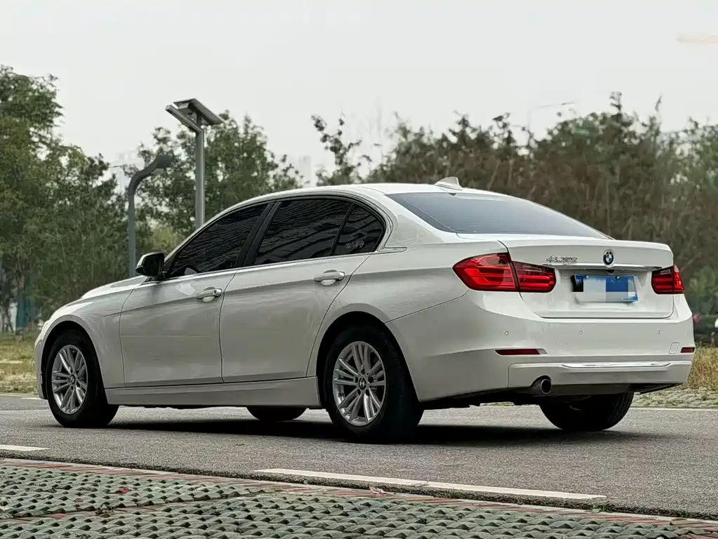 BMW 3 Series — миниатюра 4