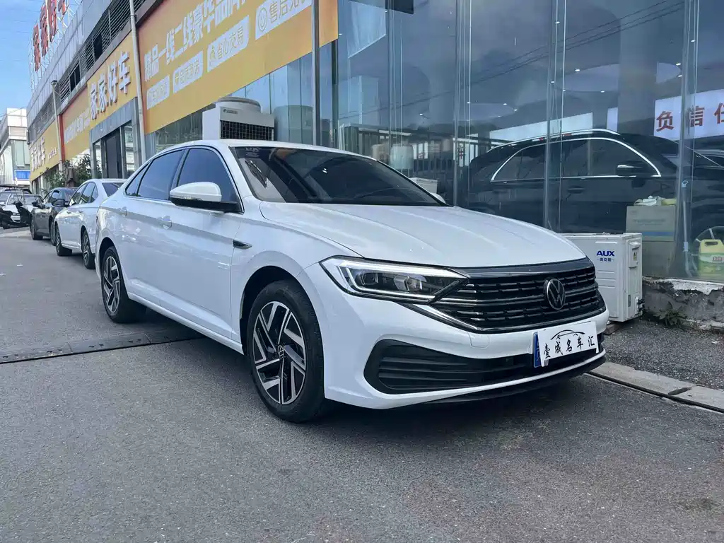 Volkswagen Sagitar 2025 300TSI DSG