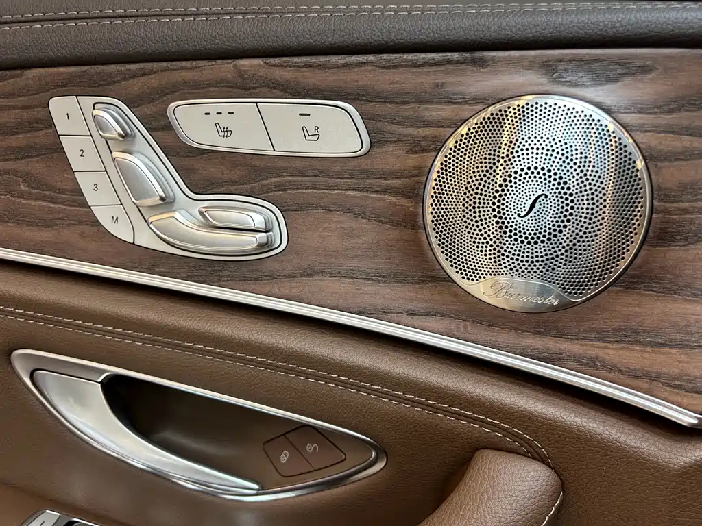Mercedes-Benz E-Class — миниатюра 6