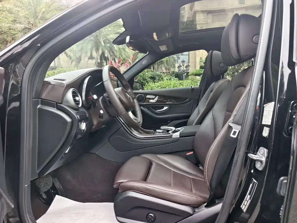 Mercedes-Benz GLC 2018 GLC 260 4MATIC