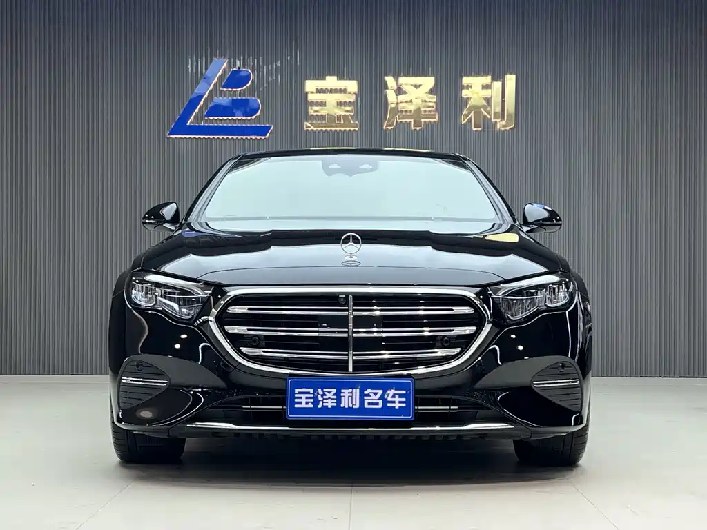 Mercedes-Benz E-Class — миниатюра 17