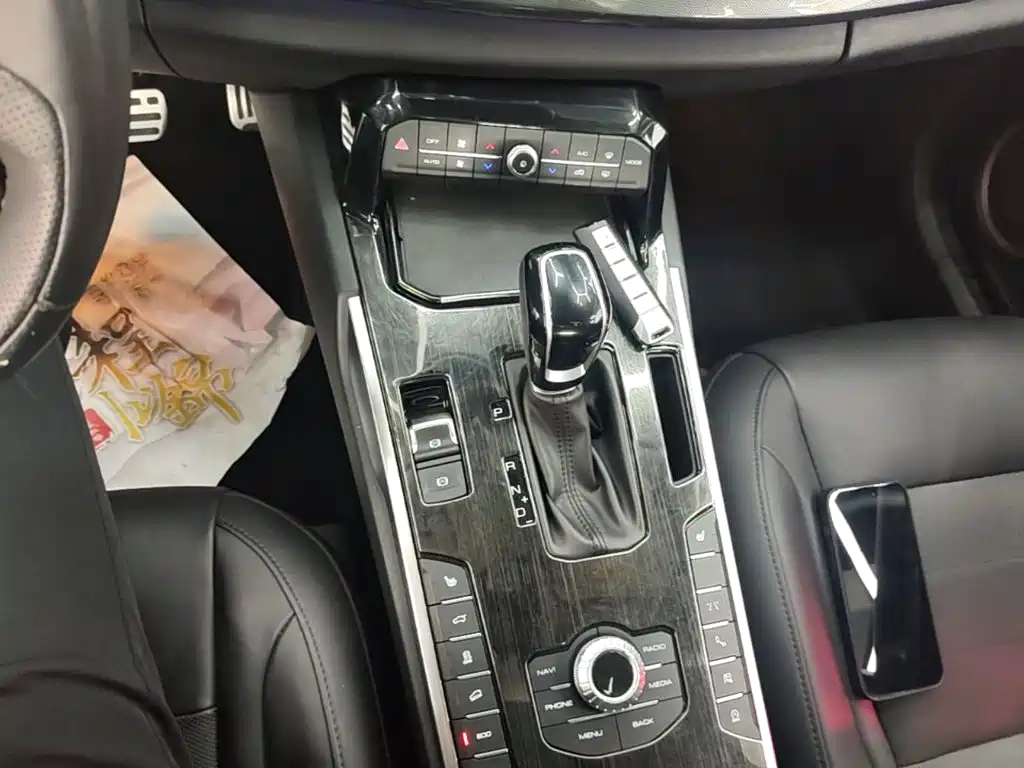 Wey Wey VV7 — миниатюра 14