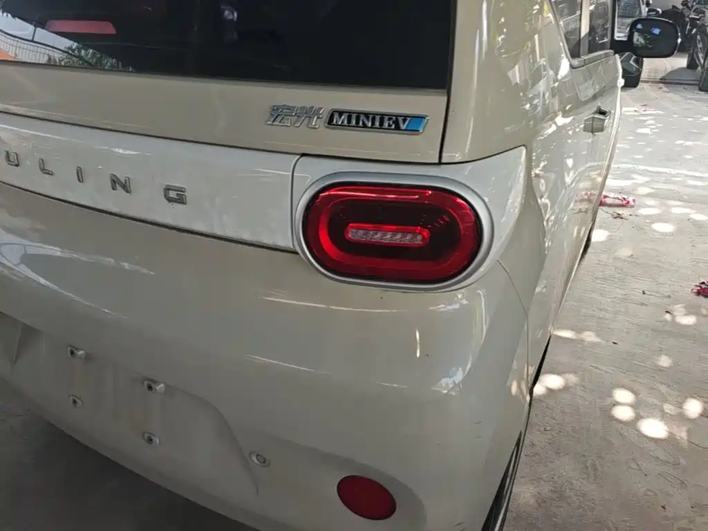 Wuling MINIEV — миниатюра 8