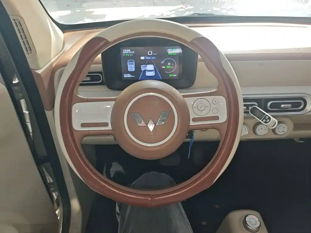 Wuling MINIEV — миниатюра 11