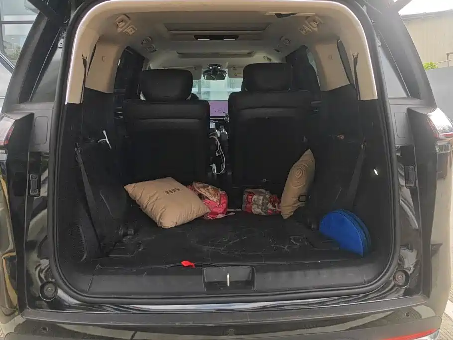 GAC Motor Trumpchi E8 PHEV — миниатюра 4