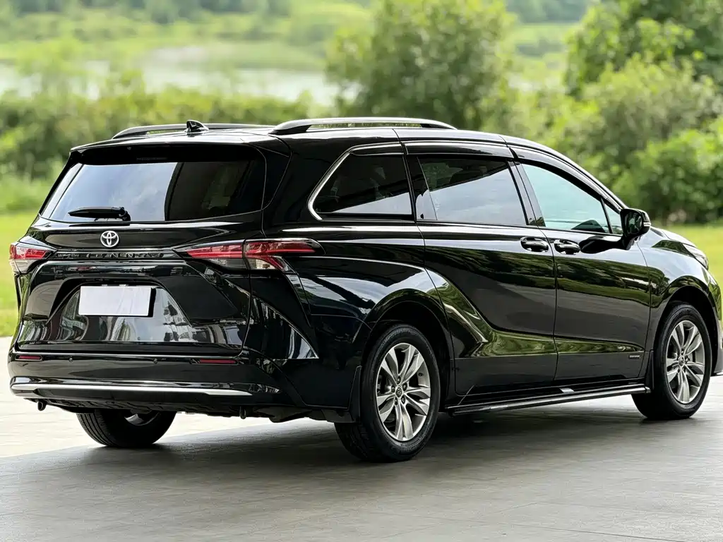 Toyota Sienna — миниатюра 4
