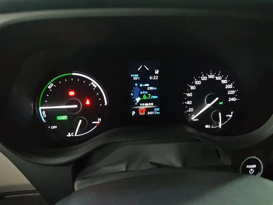 Toyota Granvia — миниатюра 3