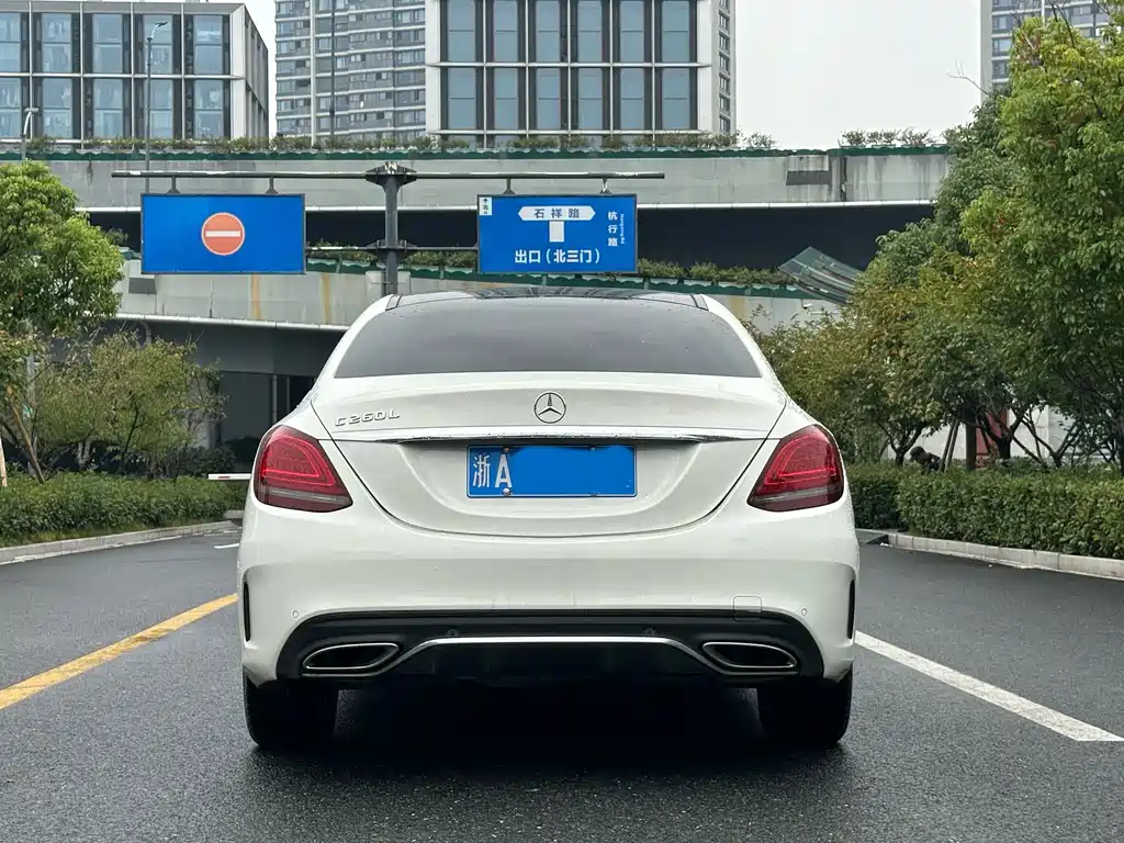 Mercedes-Benz C-Class — миниатюра 5