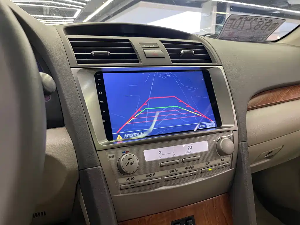 Toyota Camry — миниатюра 19