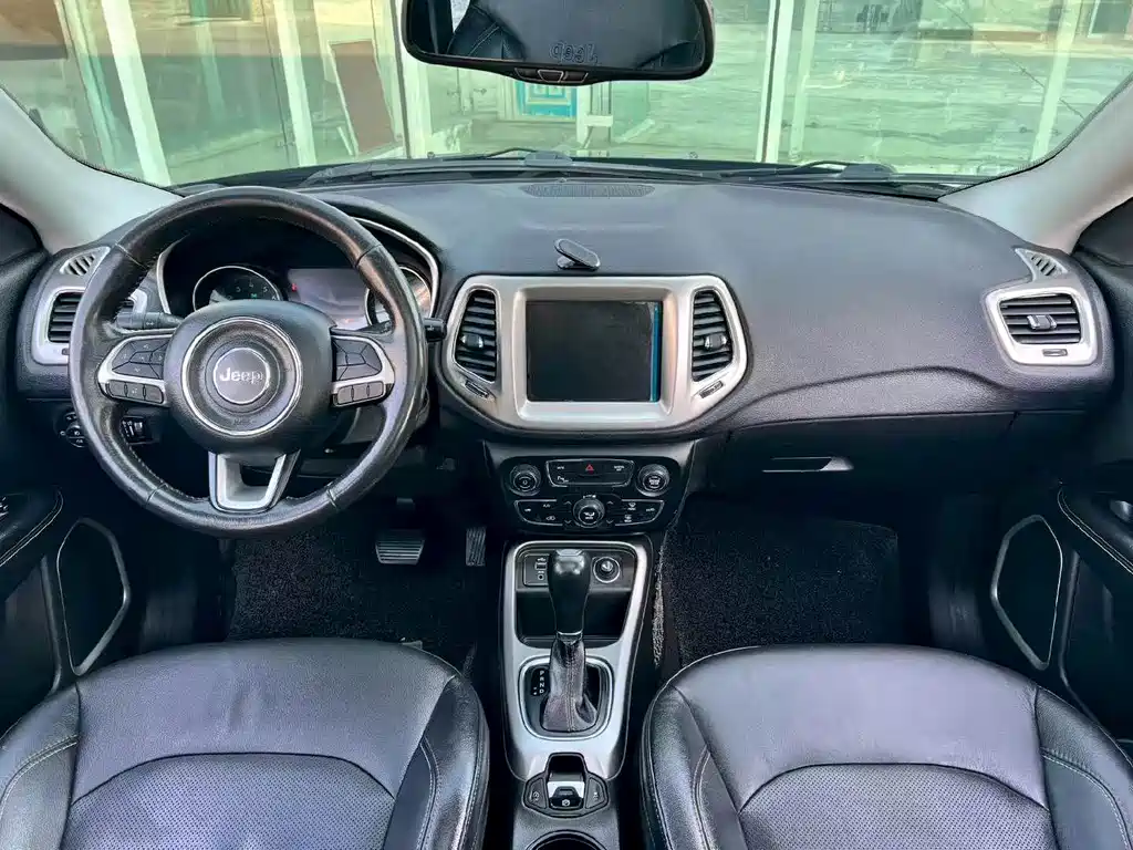 Jeep Compass — миниатюра 5