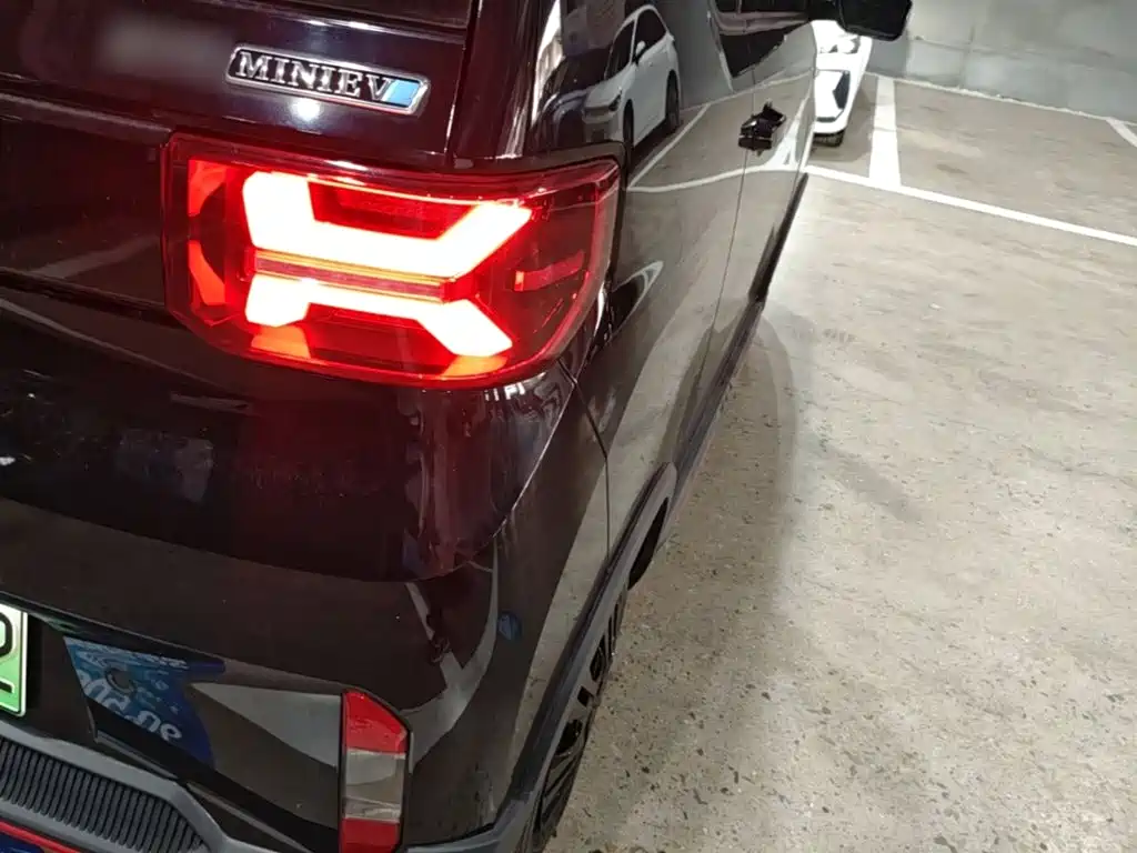Wuling MINIEV — миниатюра 8