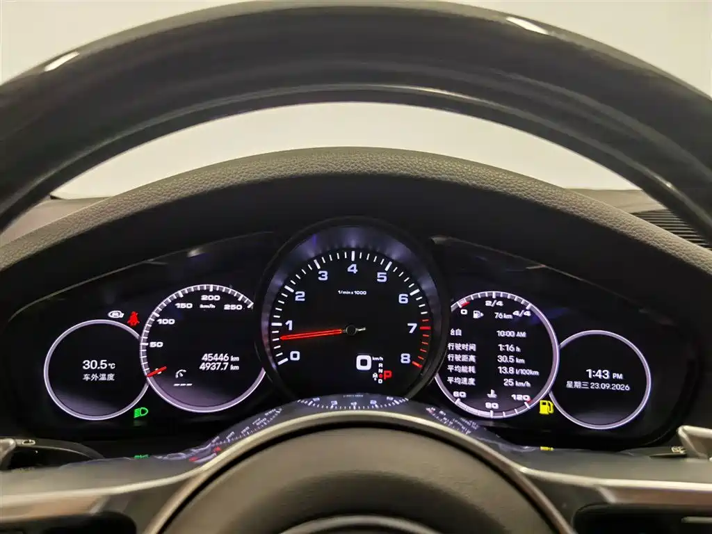 Porsche Cayenne — миниатюра 13