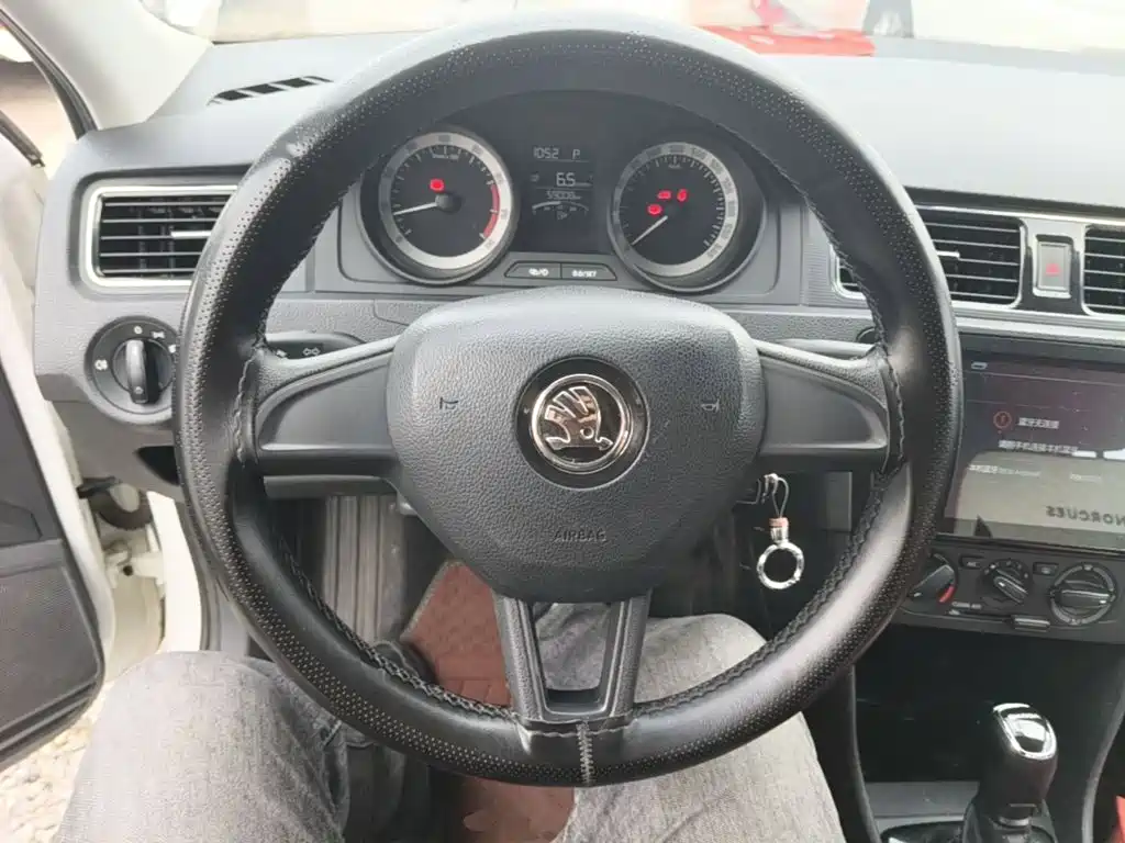 Skoda Rapid Spaceback — миниатюра 11