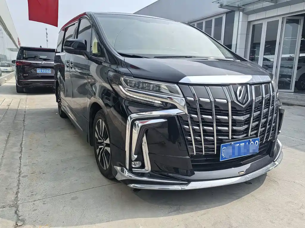 Toyota Alphard — миниатюра 2