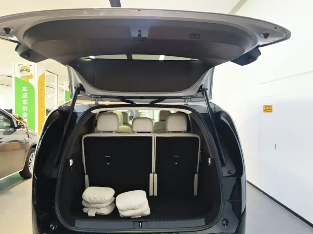 Li Auto Li MEGA — миниатюра 19