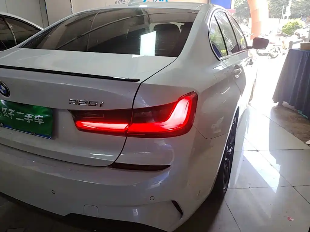 BMW 3 Series — миниатюра 8