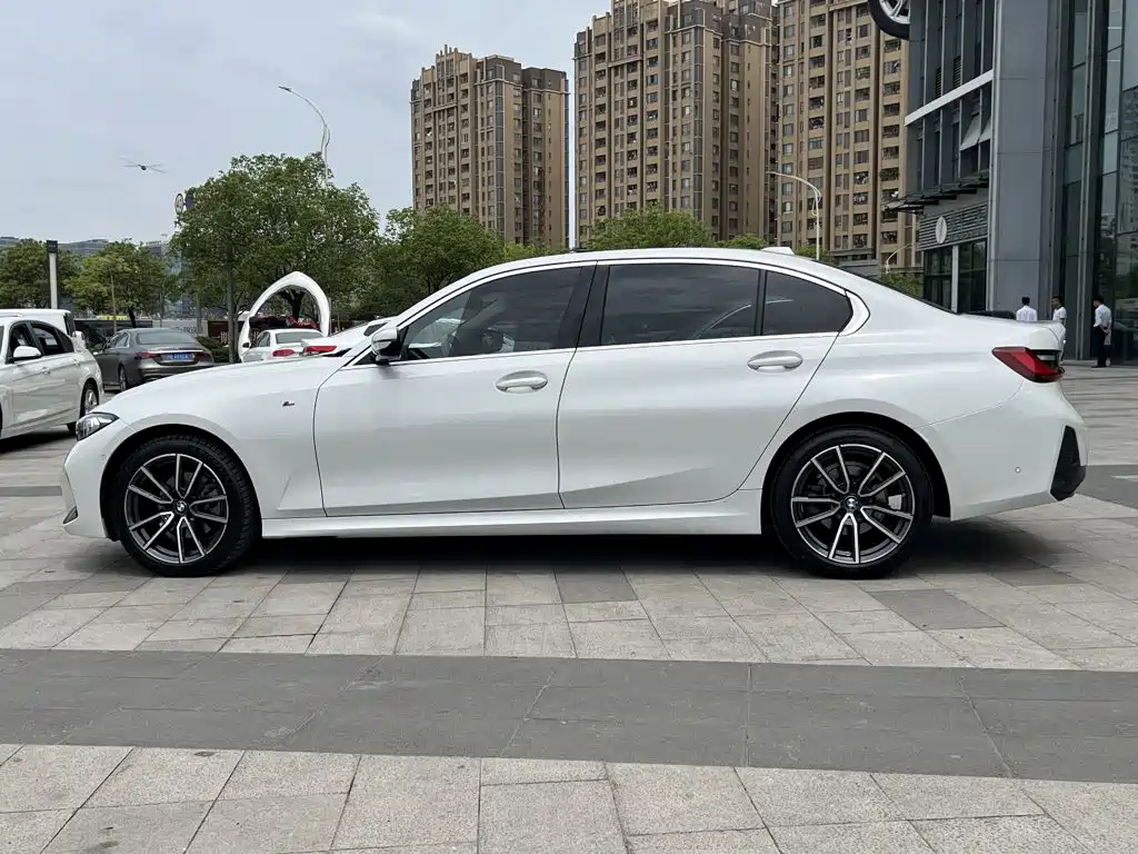 BMW 3 Series — миниатюра 8