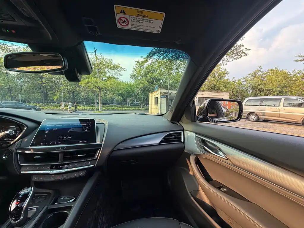 Cadillac CT5 — миниатюра 10