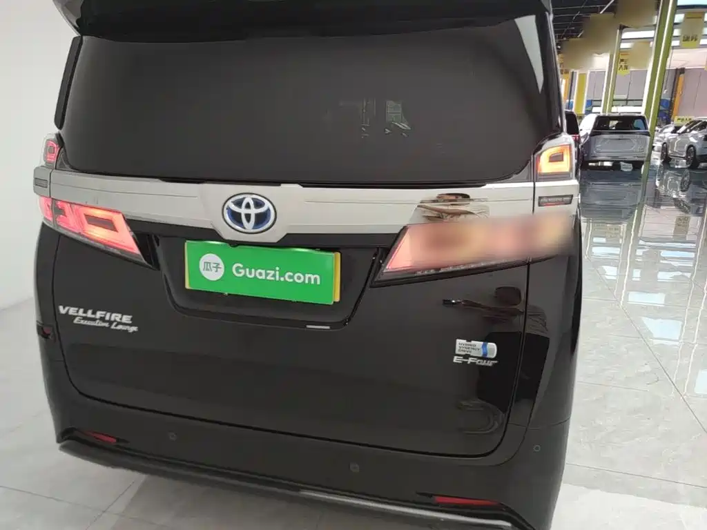 Toyota Vellfire — миниатюра 6