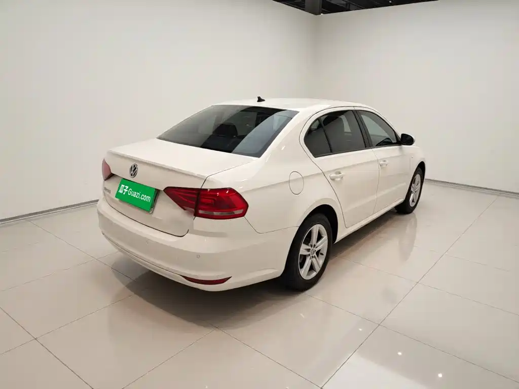 Volkswagen Lavida — миниатюра 4