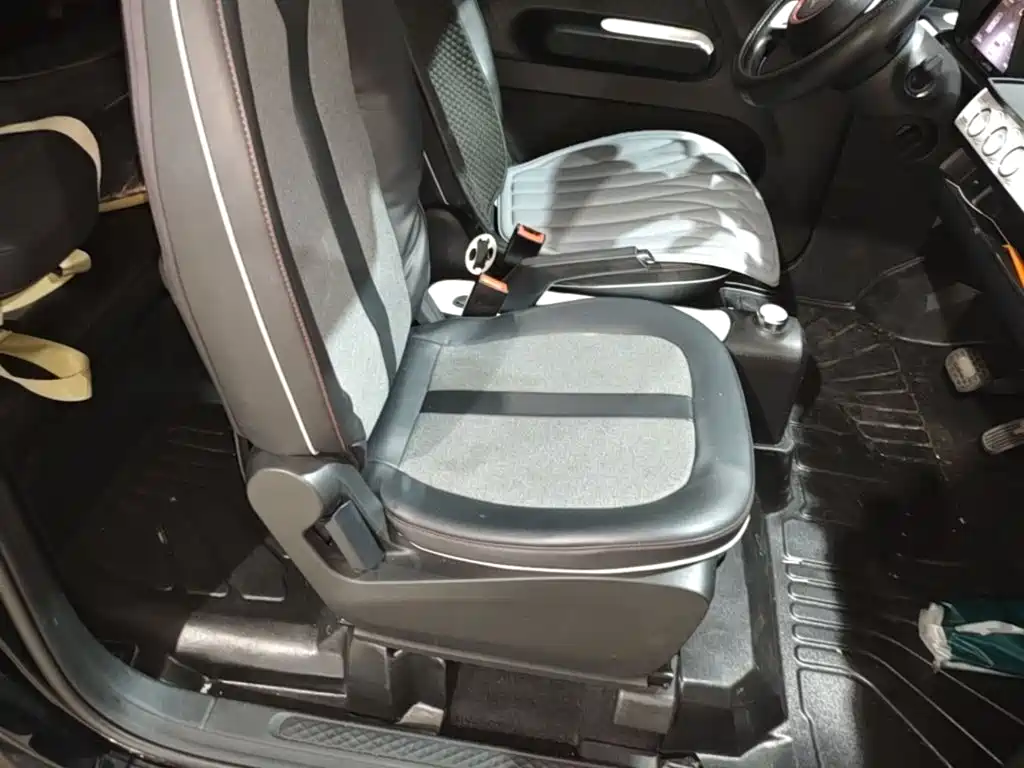 Wuling MINIEV — миниатюра 25