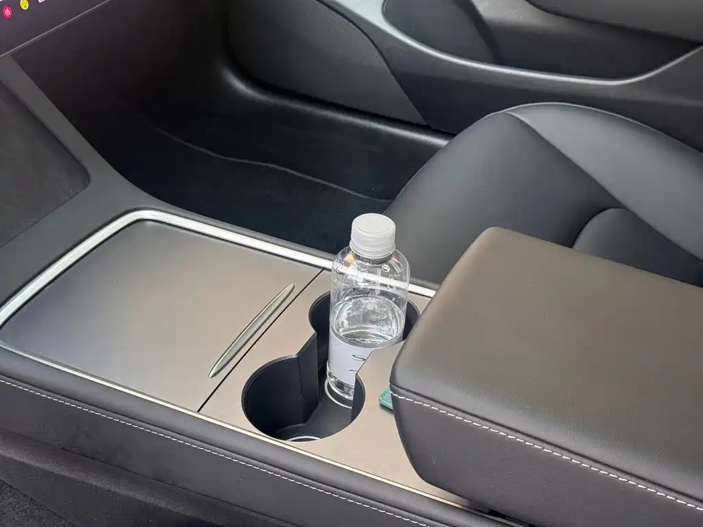 Tesla Model 3 — миниатюра 13