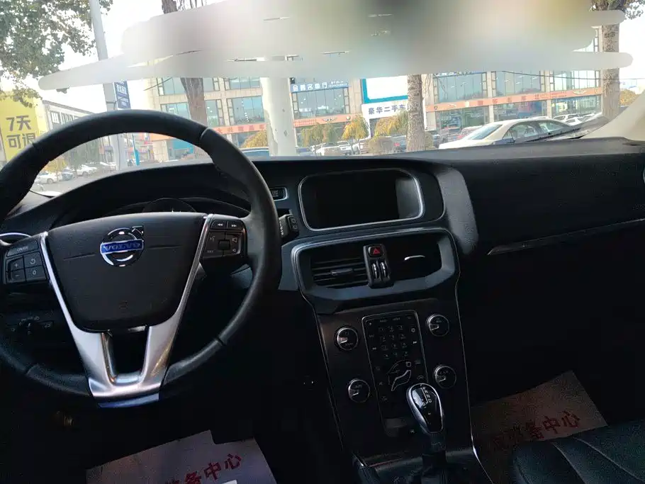 Volvo V40 — миниатюра 12