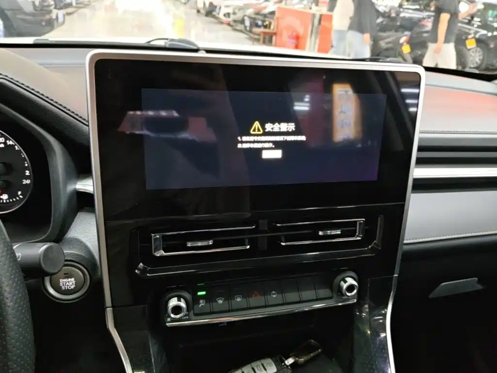 Haval M6 — миниатюра 13