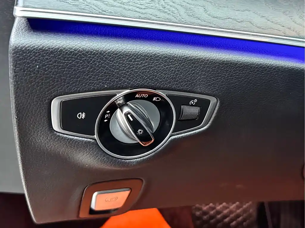 Mercedes-Benz E-Class — миниатюра 12