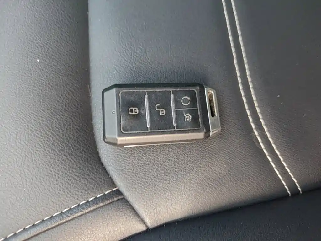 BYD Yuan EV — миниатюра 9