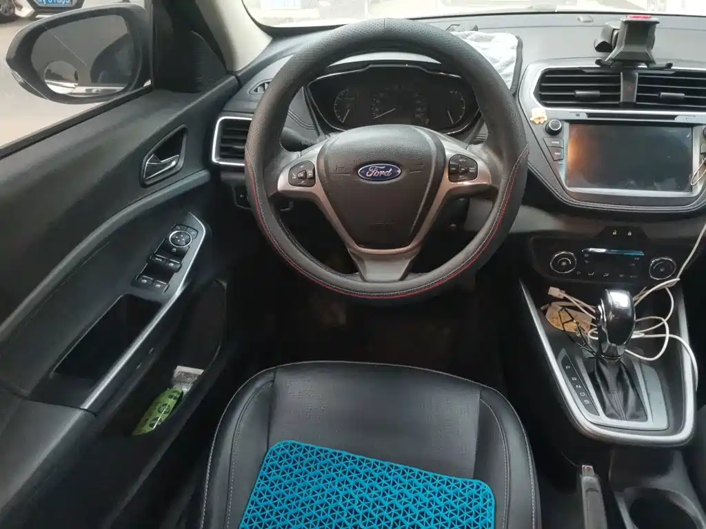 Ford Escort — миниатюра 11