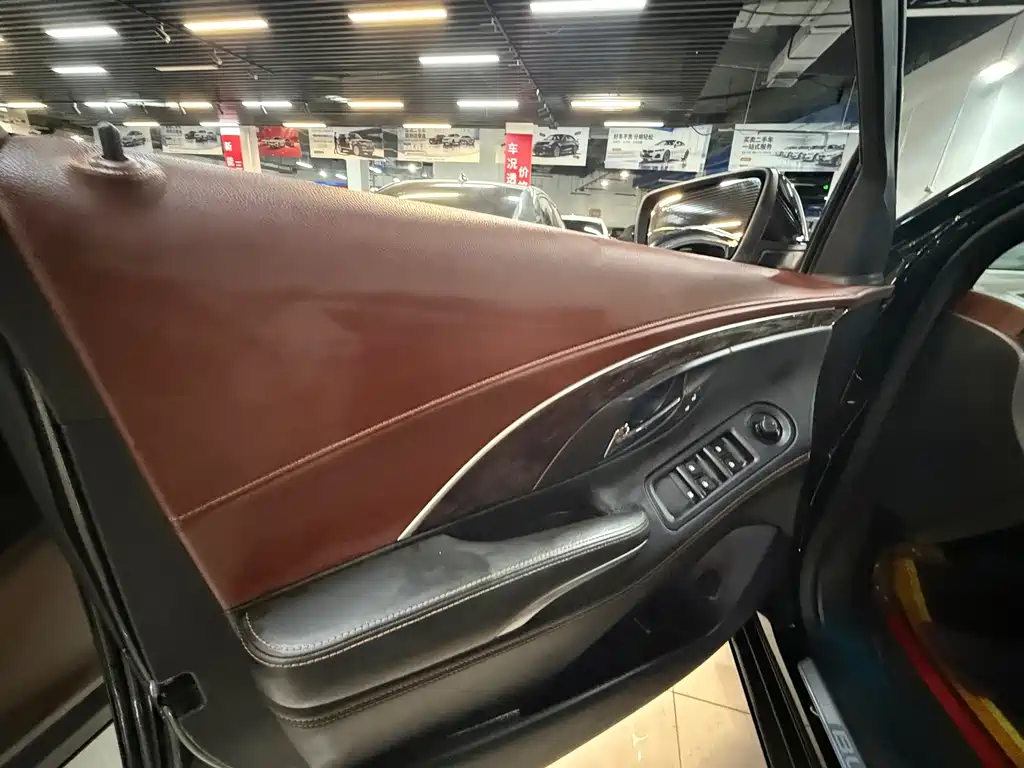 Buick LaCrosse — миниатюра 3