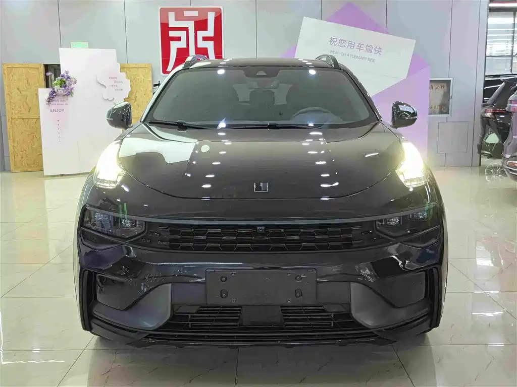Lynk & Co 01 — миниатюра 2