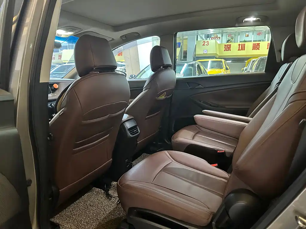 Buick GL6 — миниатюра 3
