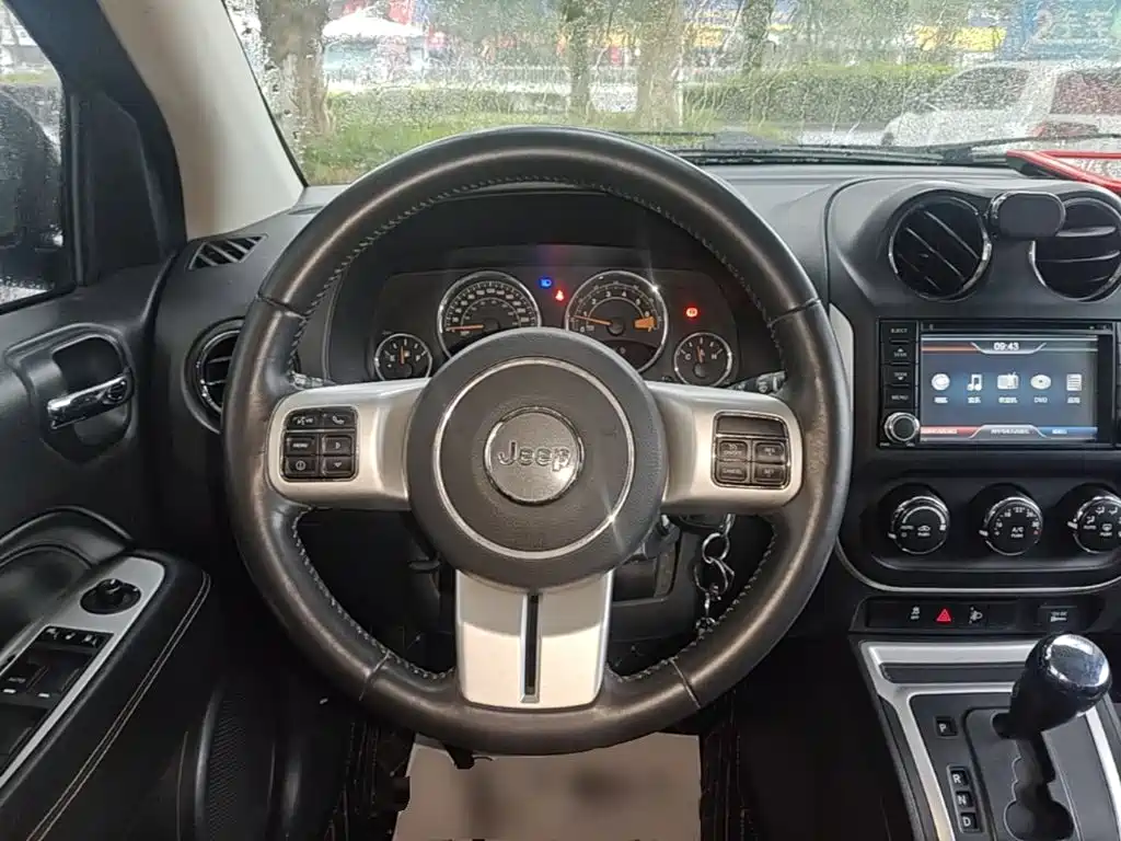 Jeep Compass (Import) — миниатюра 11