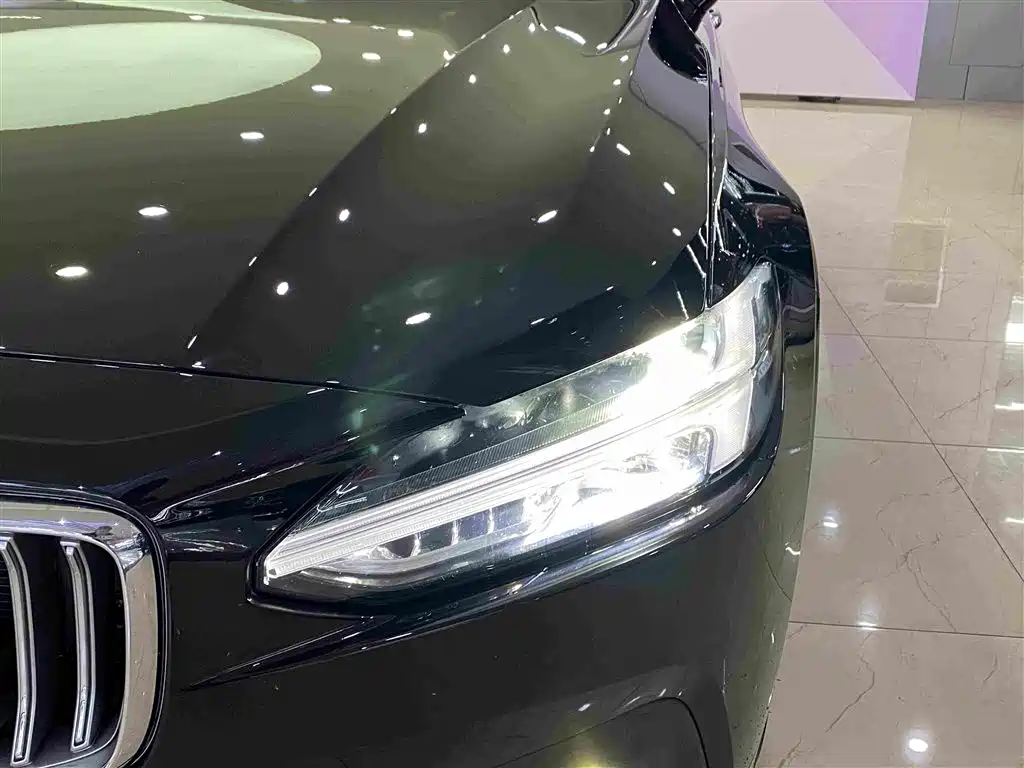 Volvo S90 — миниатюра 4