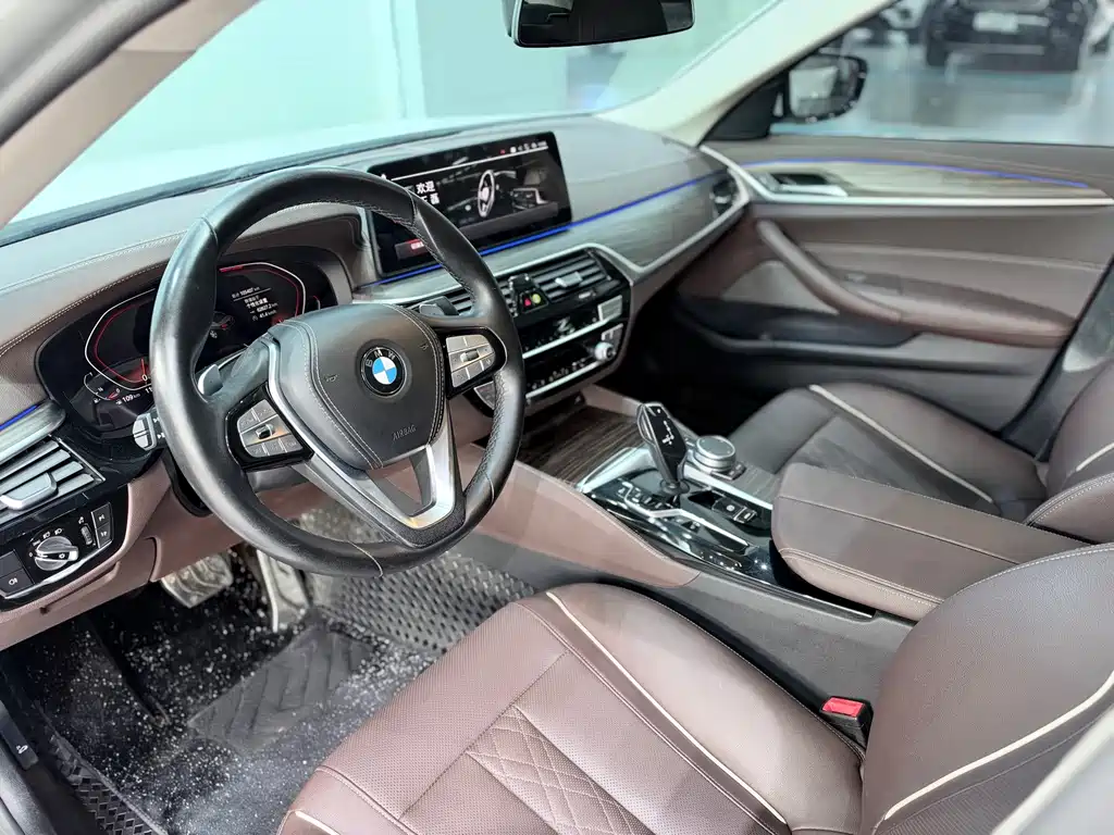 BMW 5 Series — миниатюра 7