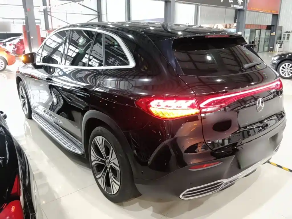 Mercedes-Benz EQE SUV — миниатюра 5